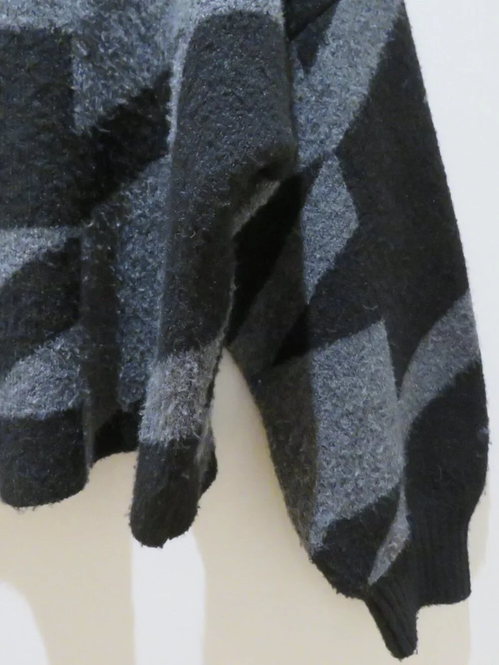 EVEREVE Brielle Large Houndstooth Pullover Mock Neck Sweater Medium Soft Comfy - Picture 7 of 14